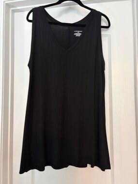 Lane Bryant Black V-Neck Sleeveless Swing Tank